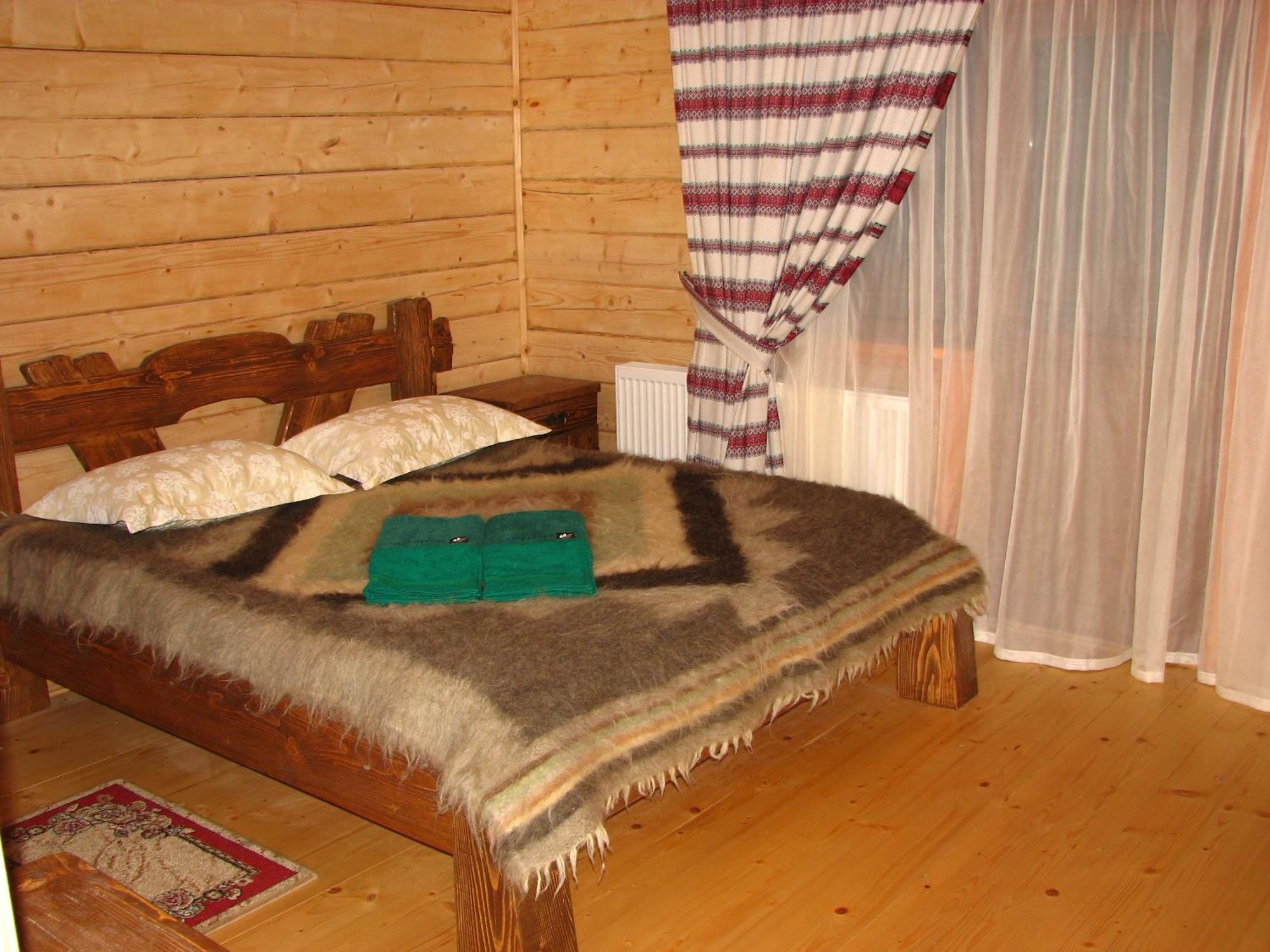 Hotel On Dovbush Path Yaremche Exterior foto