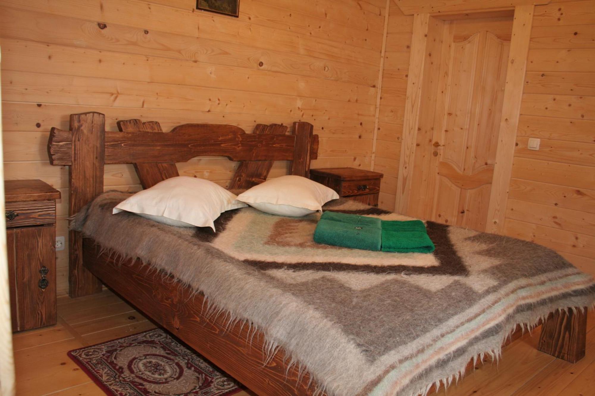 Hotel On Dovbush Path Yaremche Exterior foto